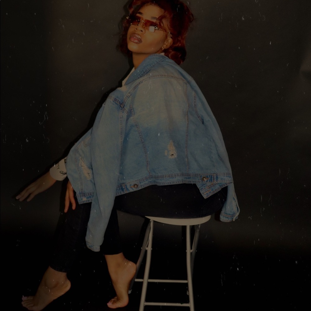 Meet your Posher, Genovea